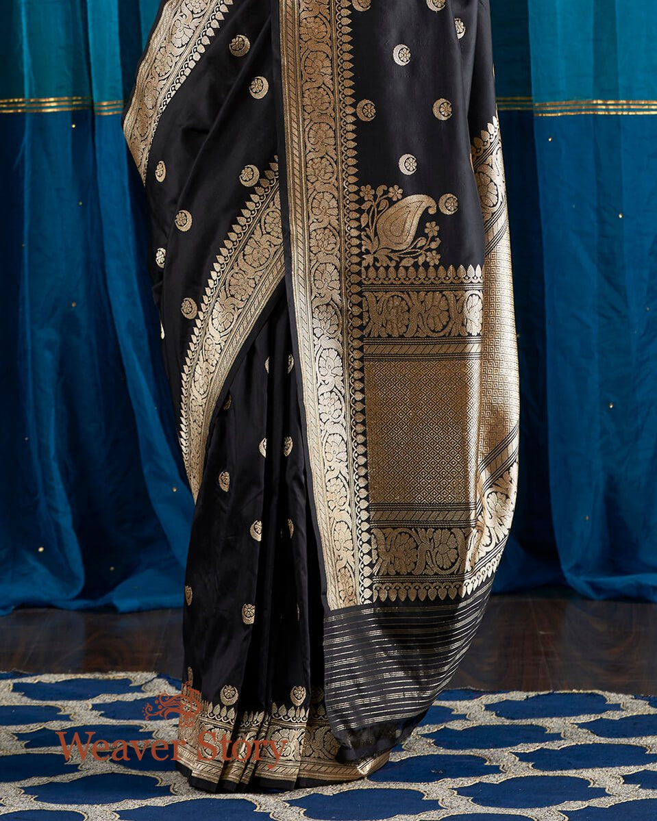 Black_Banarasi_Handloom_Saree_with_Kadhwa_Booti_and_Paisley_Motifs_On_Pallu_WeaverStory_04