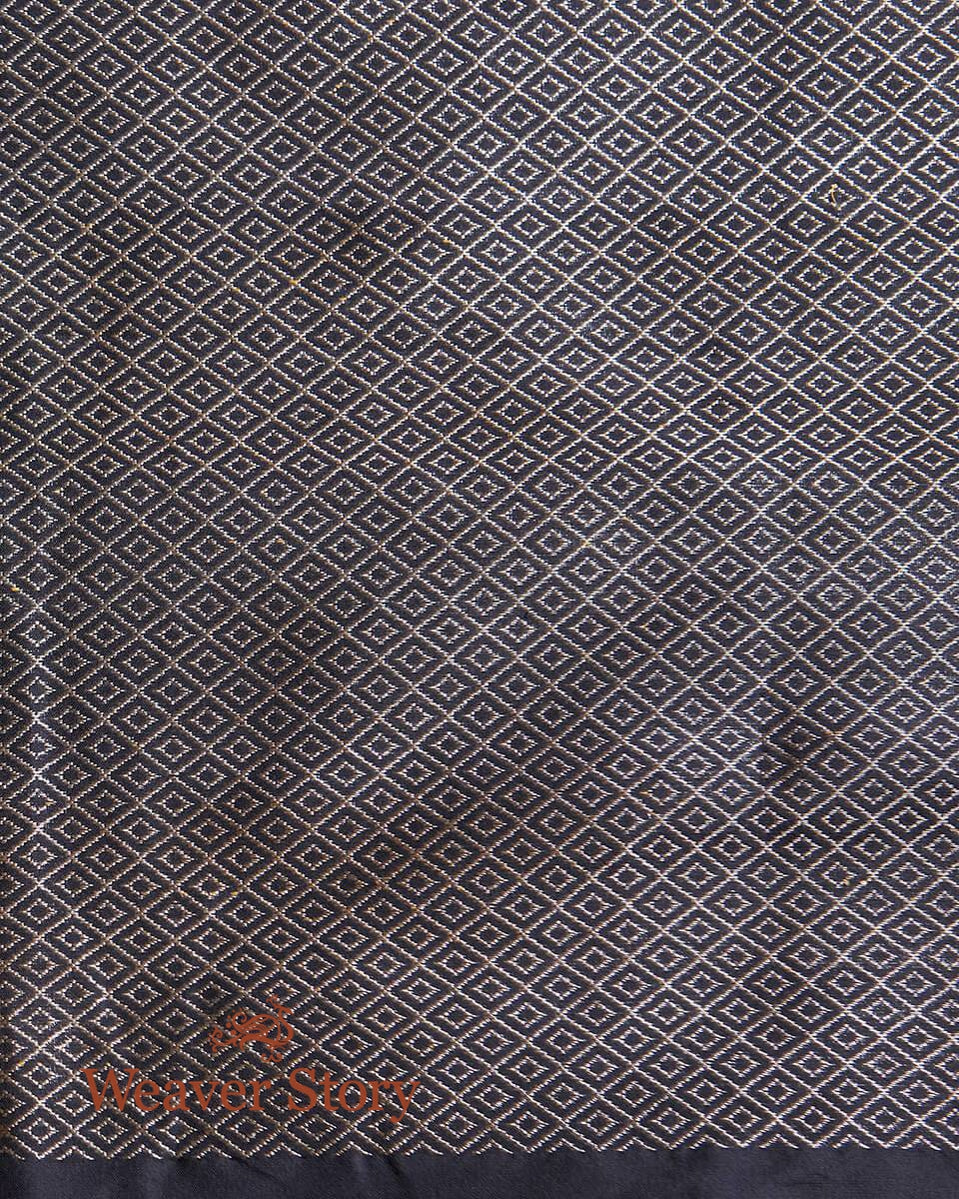 Black_Banarasi_Handloom_Saree_with_Kadhwa_Booti_and_Paisley_Motifs_On_Pallu_WeaverStory_05