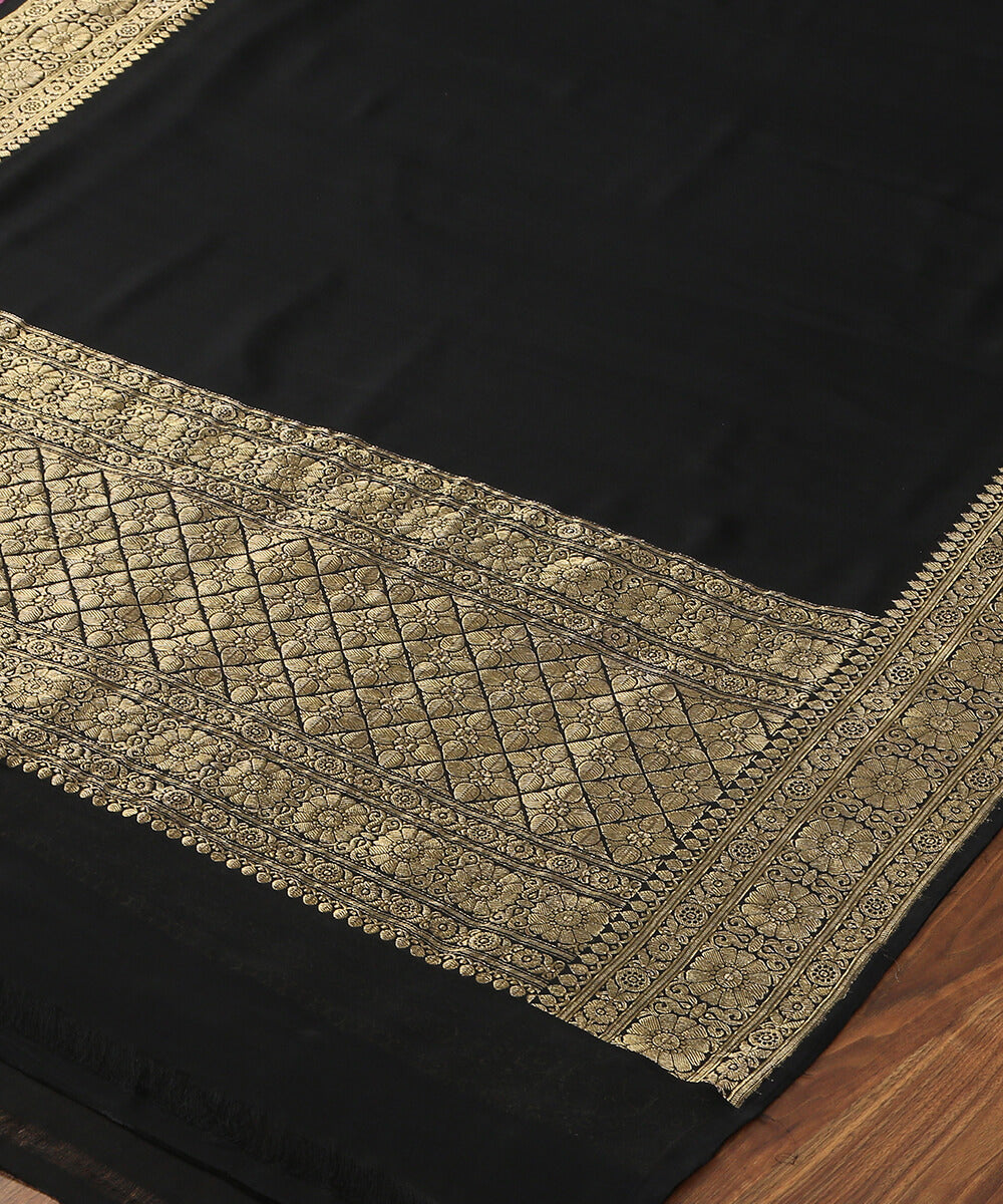 Handloom_Black_Pure_Banarasi_Georgette_Dupatta_With_Kadhwa_Border_WeaverStory_03