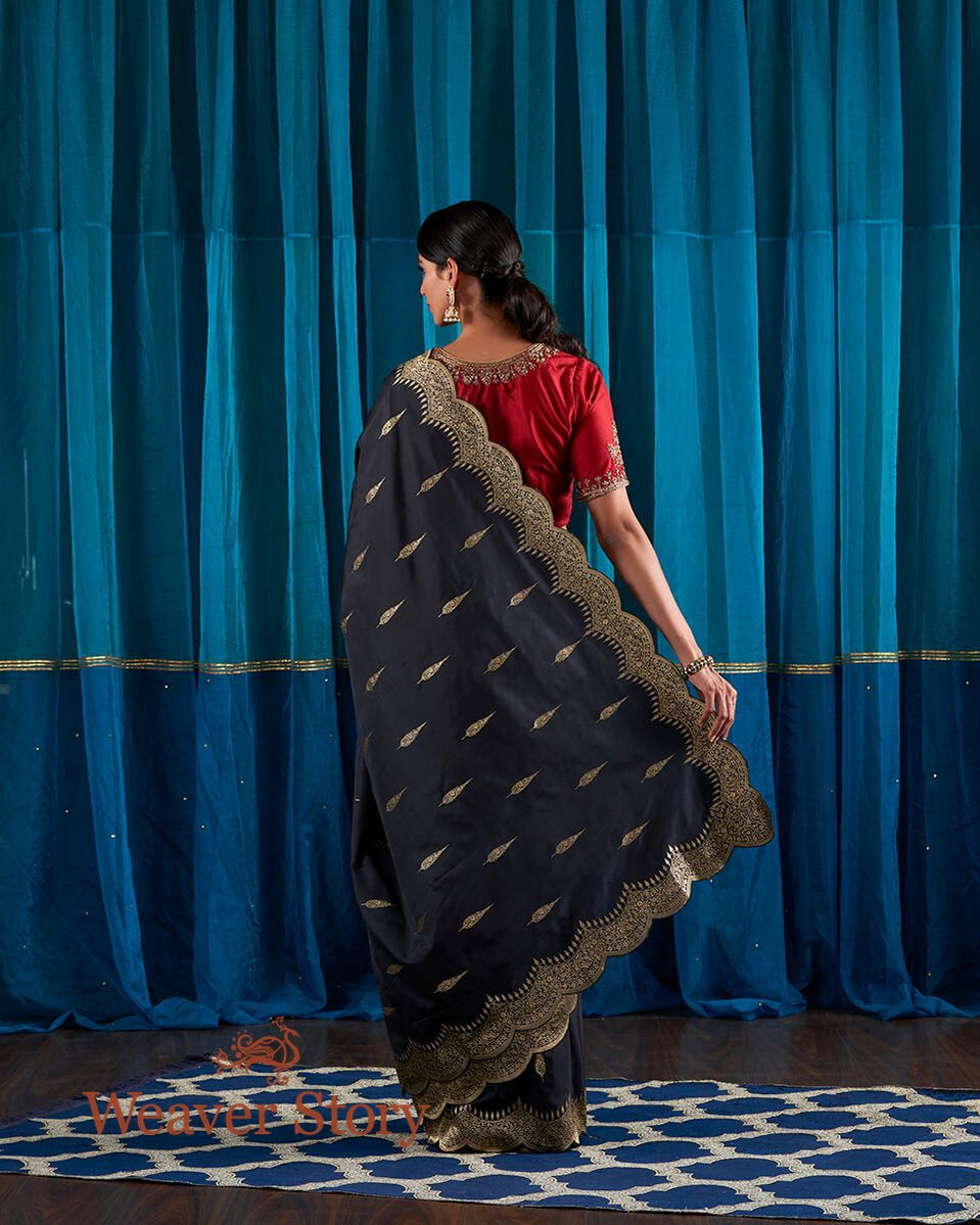 Handloom_Black_Scalloped_Border_Banarasi_Silk_Saree_with_a_Brocade_Blouse_WeaverStory_03