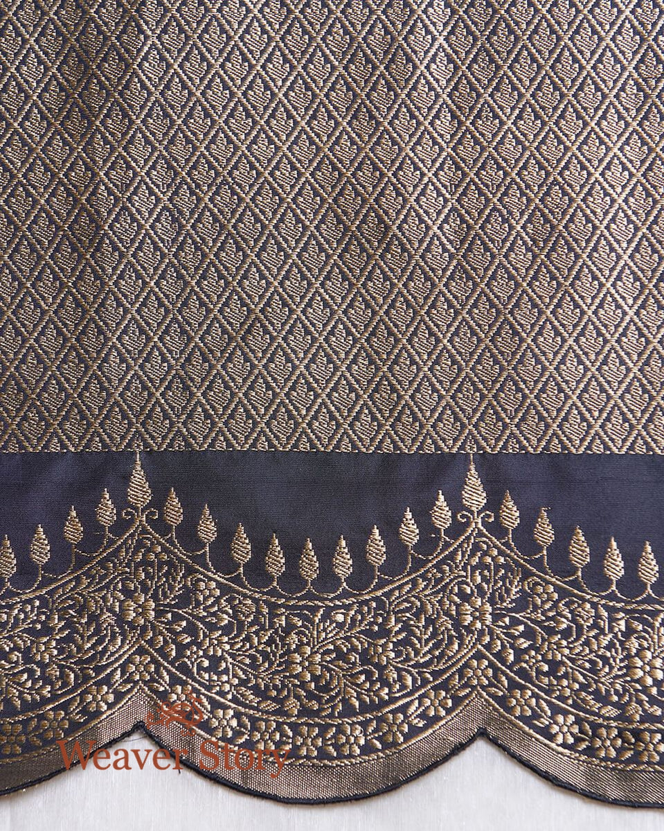 Handloom_Black_Scalloped_Border_Banarasi_Silk_Saree_with_a_Brocade_Blouse_WeaverStory_05