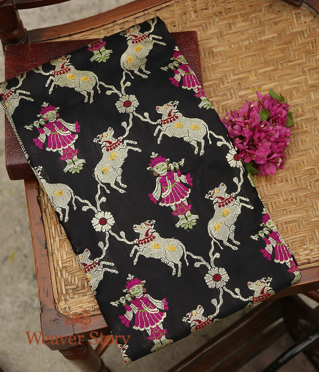 Handloom_Black_Banarasi_Katan_Silk_Dupatta_with_Pichwai_Woven_Motifs_WeaverStory_01