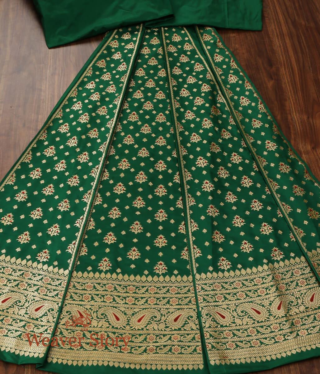 Handloom_Green_Meenakari_Booti_Lehenga_with_Plain_Blouse_WeaverStory_02