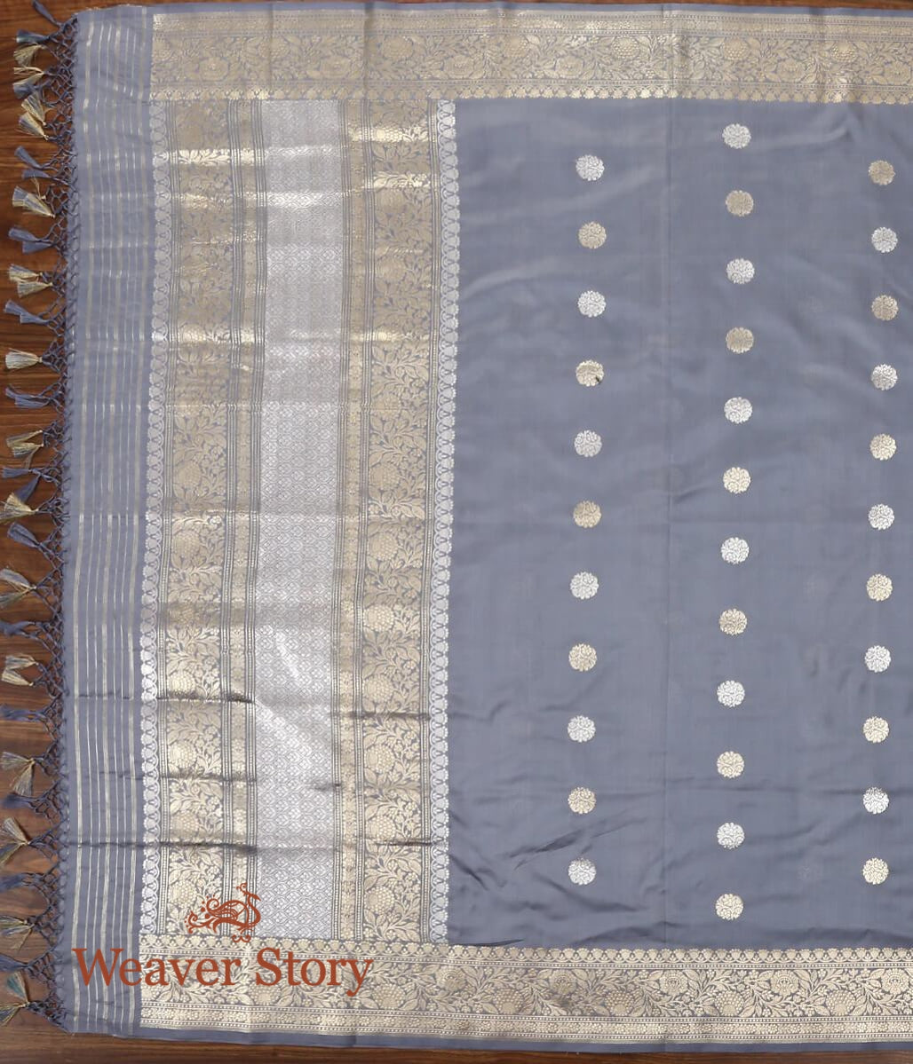 Handloom_Grey_Katan_Silk_Banarasi_Dupatta_with_Asharfi_Booti_WeaverStory_02