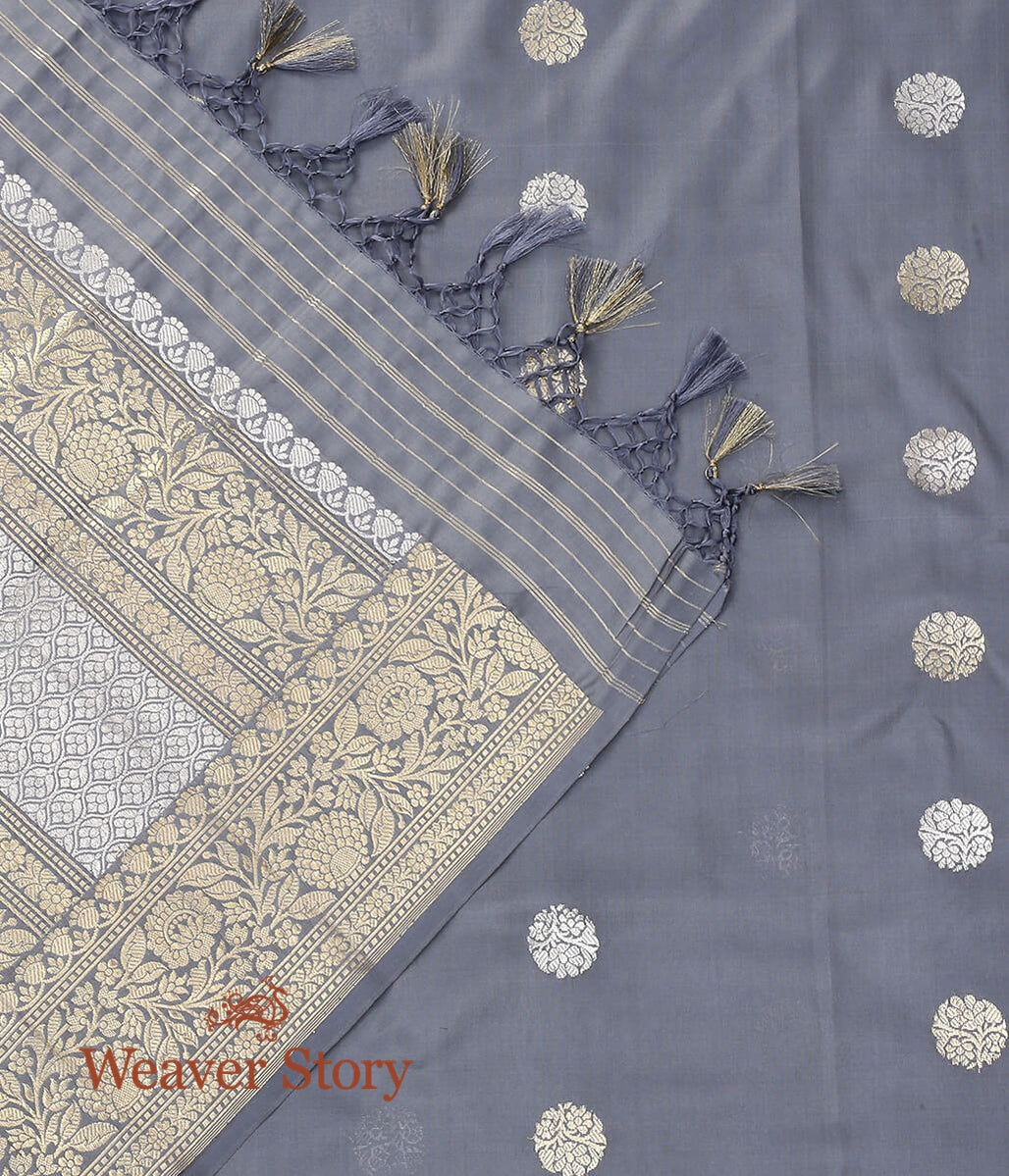 Handloom_Grey_Katan_Silk_Banarasi_Dupatta_with_Asharfi_Booti_WeaverStory_04