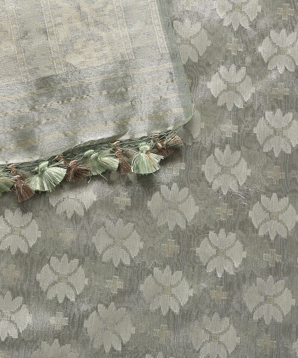 Handloom_Light_Green_Banarasi_Tissue_Patola_Dupatta_with_Gold_and_Silver_Zari_WeaverStory_04