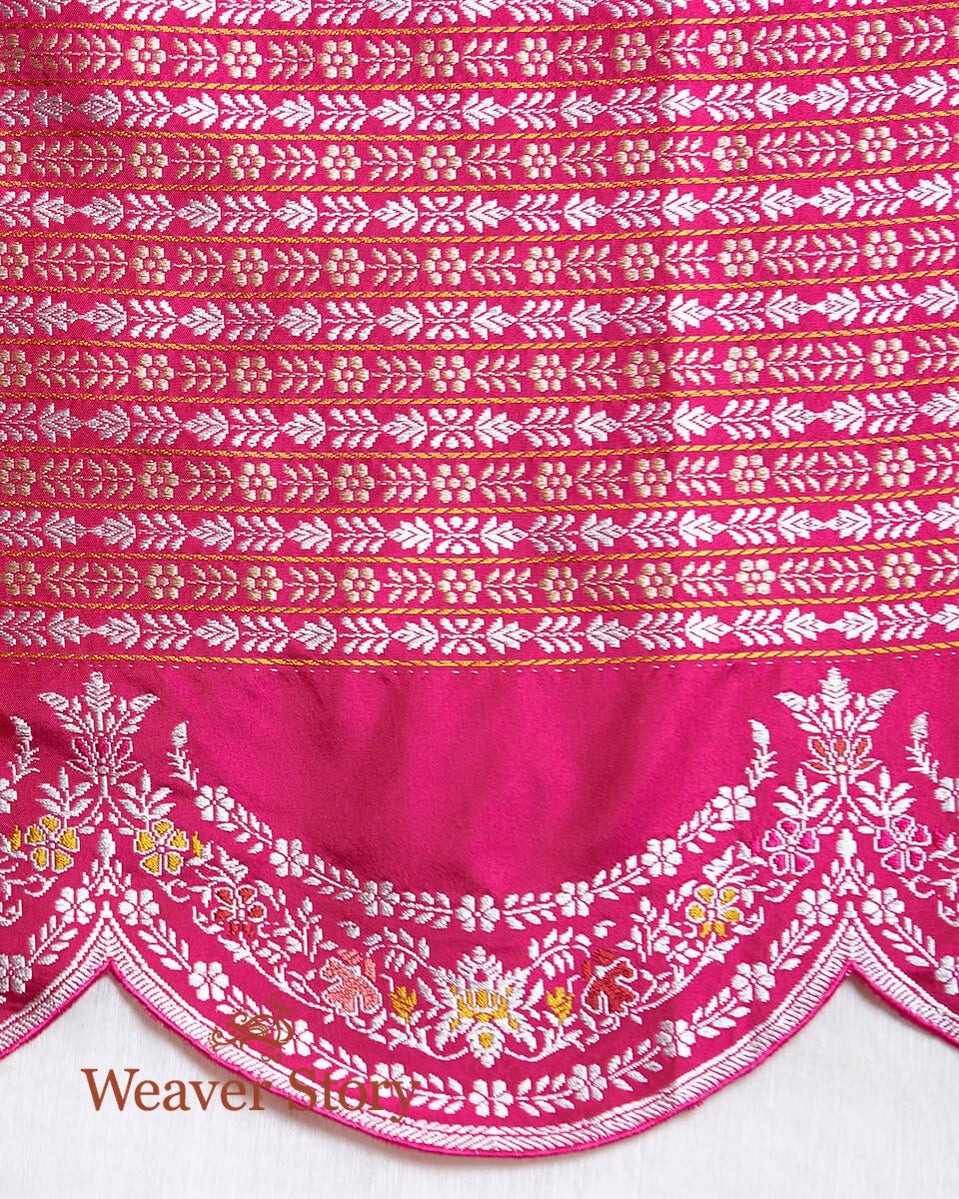 Handloom_Banarasi_Silk_Saree_in_Mustard_with_an_Elegant_Scalloped_Border_WeaverStory_05