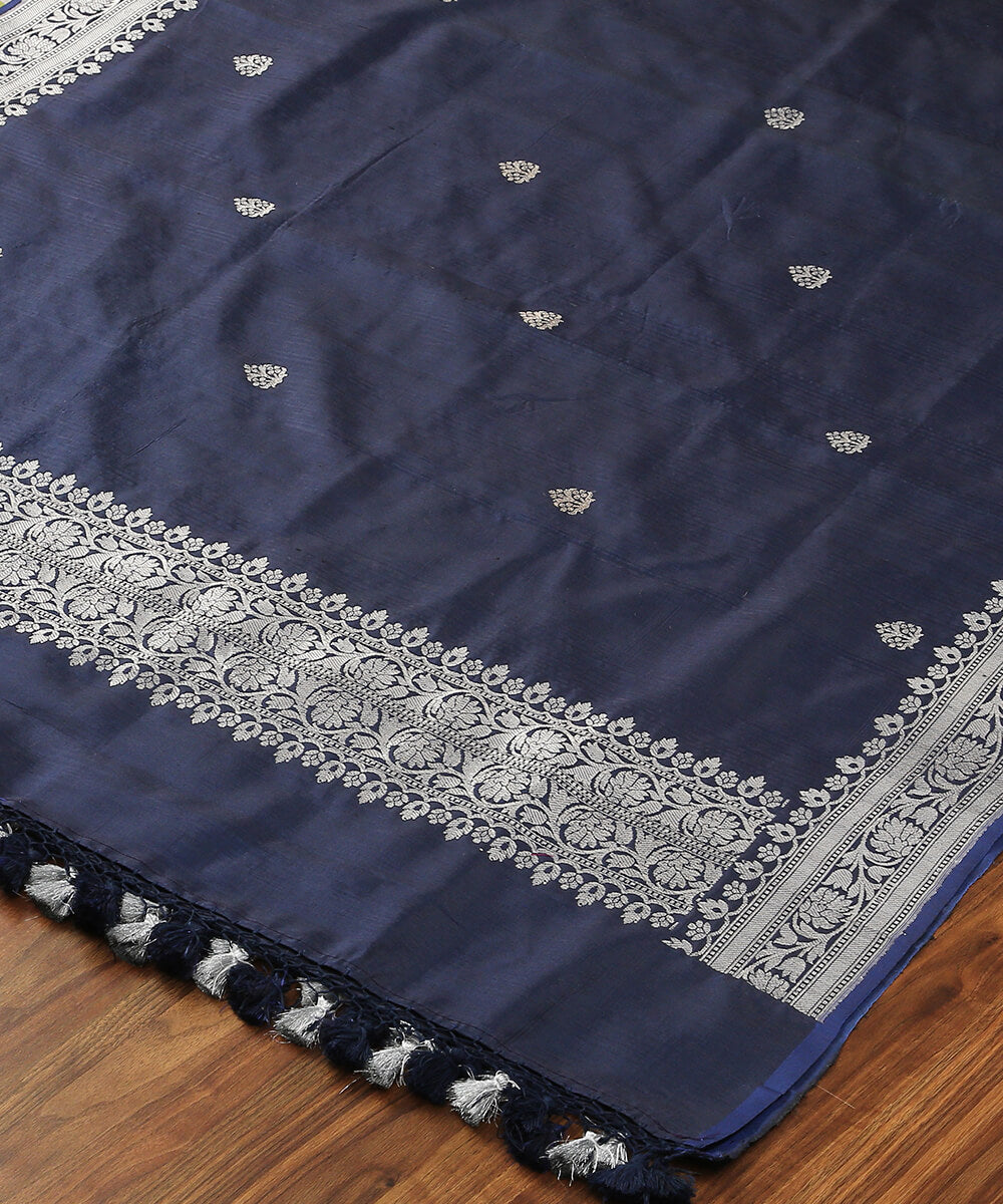 Handloom_Navy_Blue_Kadhwa_Booti_Dupatta_with_Silver_Zari_WeaverStory_03