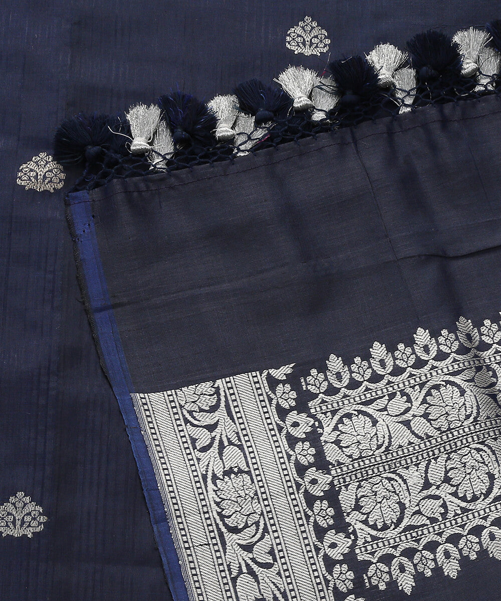 Handloom_Navy_Blue_Kadhwa_Booti_Dupatta_with_Silver_Zari_WeaverStory_04