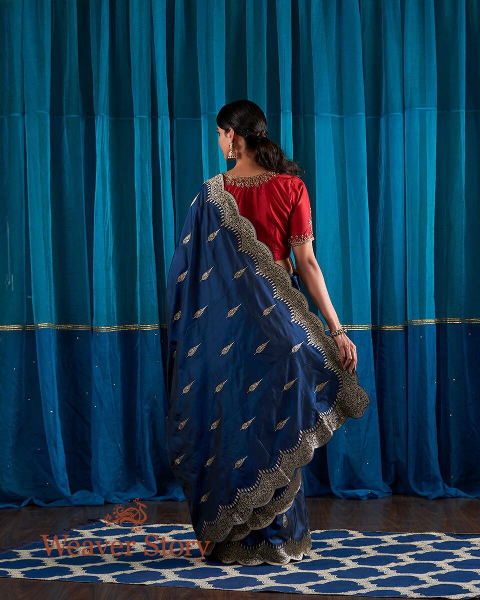 Handloom_Navy_Blue_Scalloped_Border_Banarasi_Silk_Saree_with_a_Red_Blouse_WeaverStory_03