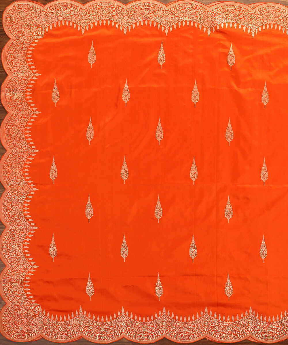 Handloom_Orange_Pure_Katan_Silk_Banarasi_Dupatta_with_Scalloped_Borders_WeaverStory_02