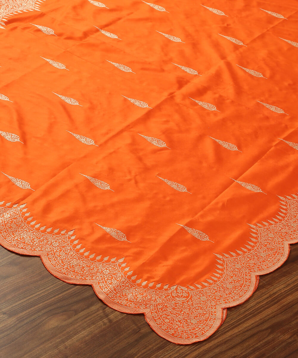 Handloom_Orange_Pure_Katan_Silk_Banarasi_Dupatta_with_Scalloped_Borders_WeaverStory_03