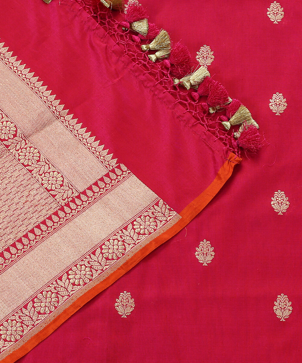 Handloom_Pink_Kadhwa_Booti_Dupatta_with_Orange_Selvedge_WeaverStory_04