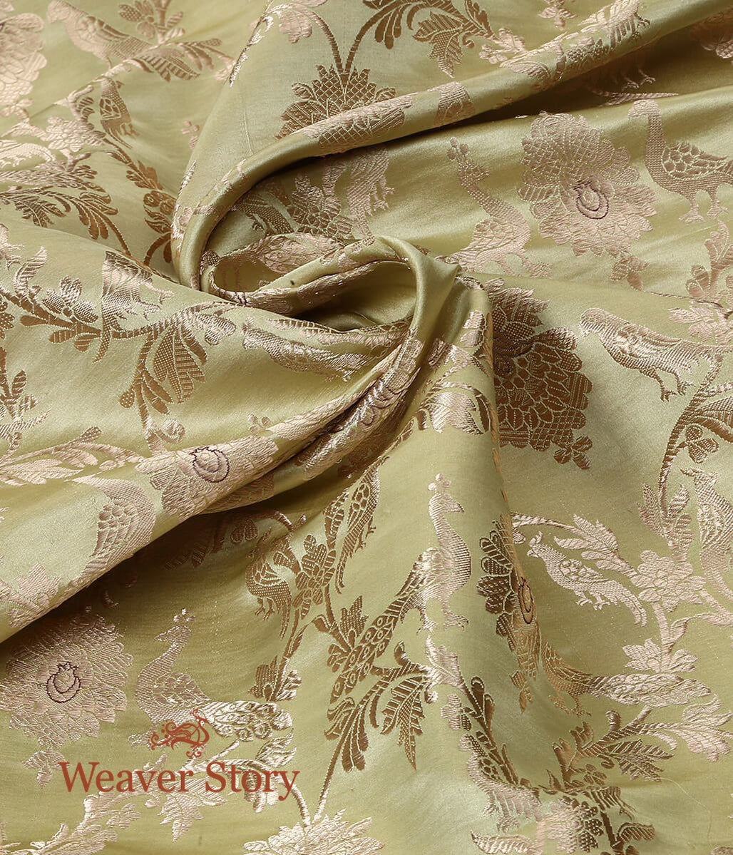 Handloom_Pista_Green_Kadhwa_Banarasi_Fabric_with_Shikargah_Design_WeaverStory_05