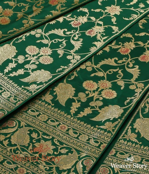 Handloom_Emerald_Green_Pure_Katan_Silk_Banarasi_Kalidar_Lehenga_WeaverStory_04