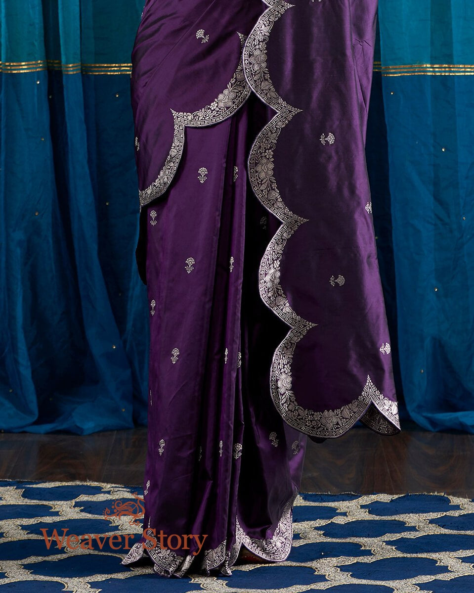 Handloom_Deep_Purple_Banarasi_Silk_Saree_with_Scalloped_Borders_and_a_Red_Brocade_Blouse_WeaverStory_04