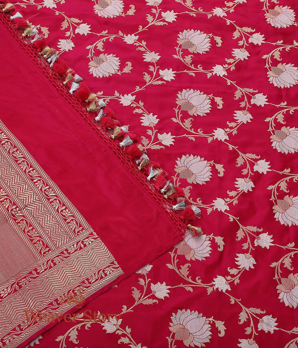 Handloom_Rani_Pink_Banarasi_Jangla_Dupatta_woven_with_Floral_Motifs_WeaverStory_04