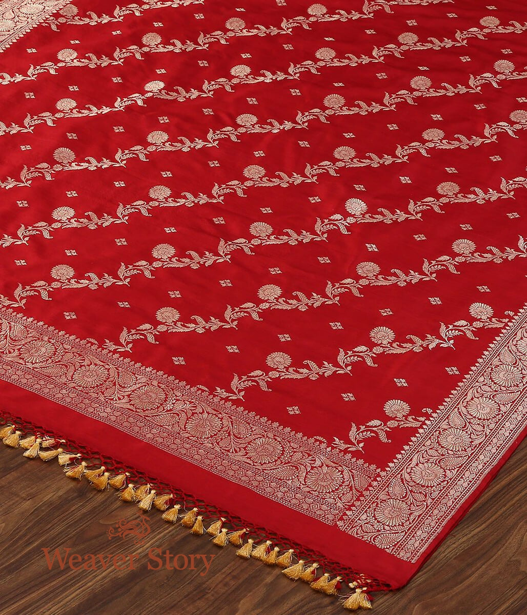 Handloom_Red_Pure_Katan_Silk_Kadhwa_Weave_Dupatta_WeaverStory_03