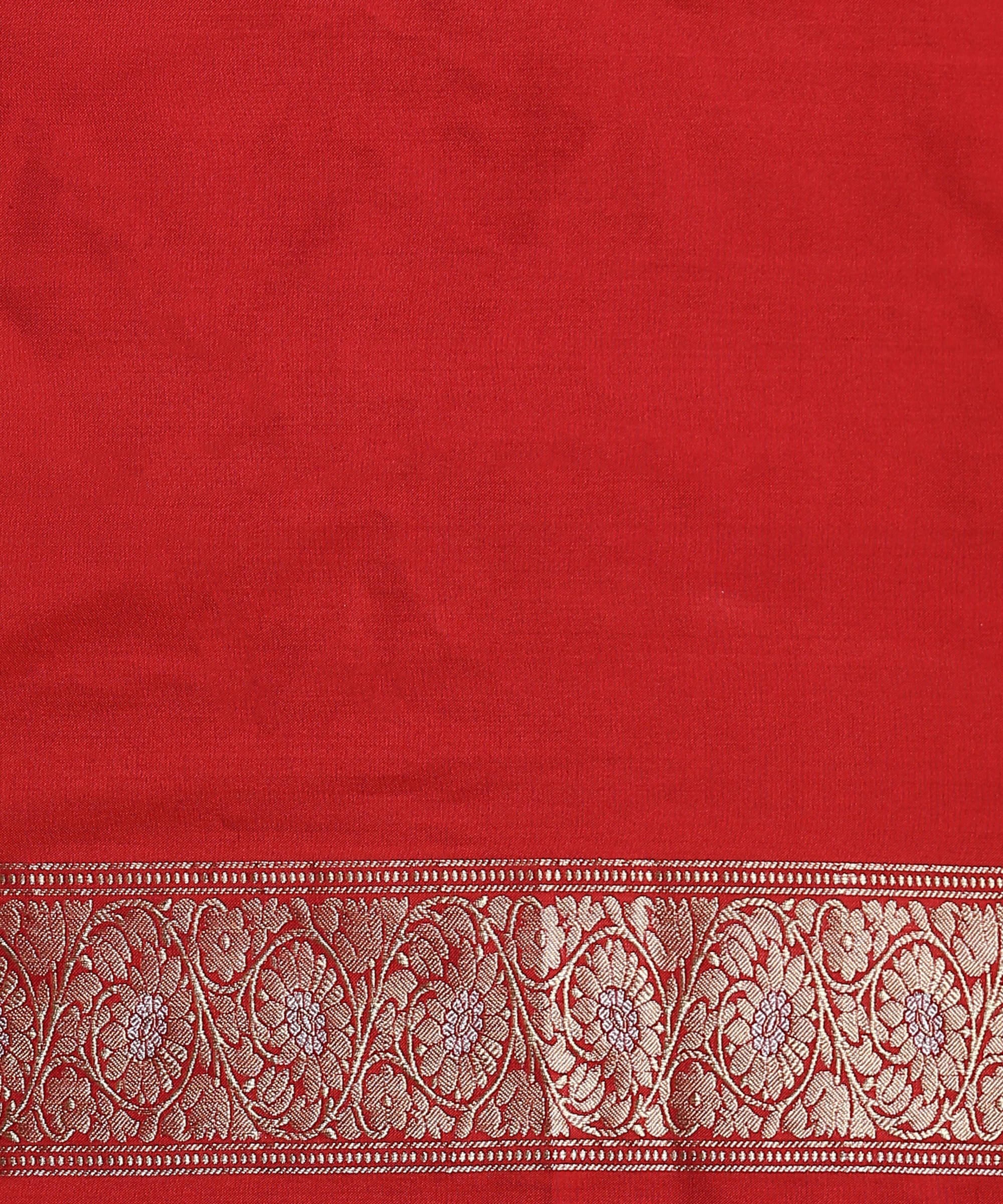 Red_Banarasi_Pure_Katan_Silk_Angoor_Jaal_Saree_WeaverStory_05