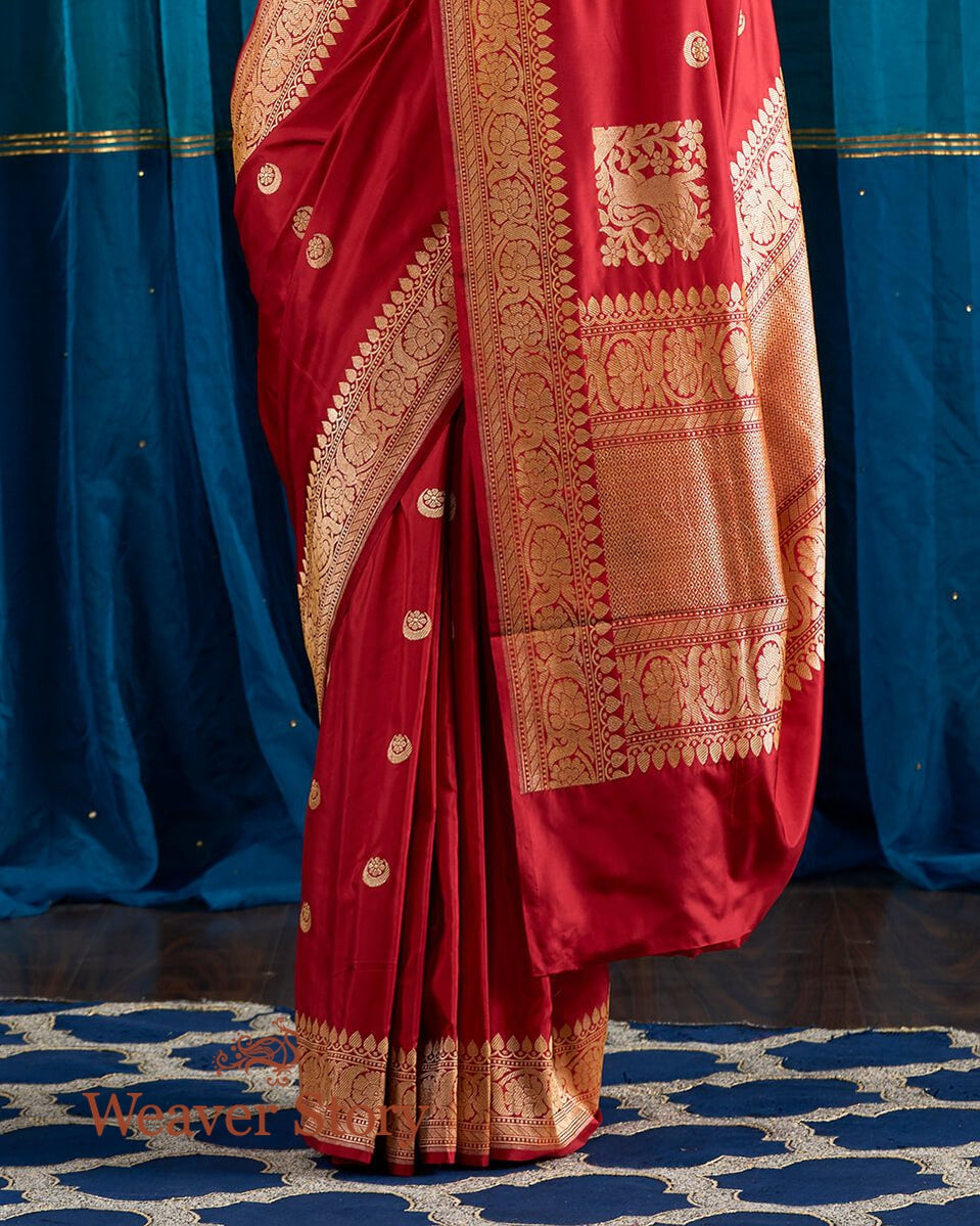 Bridal_Red_Banarasi_Handloom_Saree_with_Kadhwa_Booti_and_Lion_Motifs_WeaverStory_04