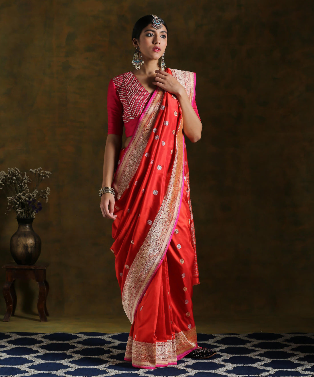 Red_Pure_Katan_Silk_Banarasi_Handloom_Saree_with_Kadhwa_Booti_WeaverStory_02
