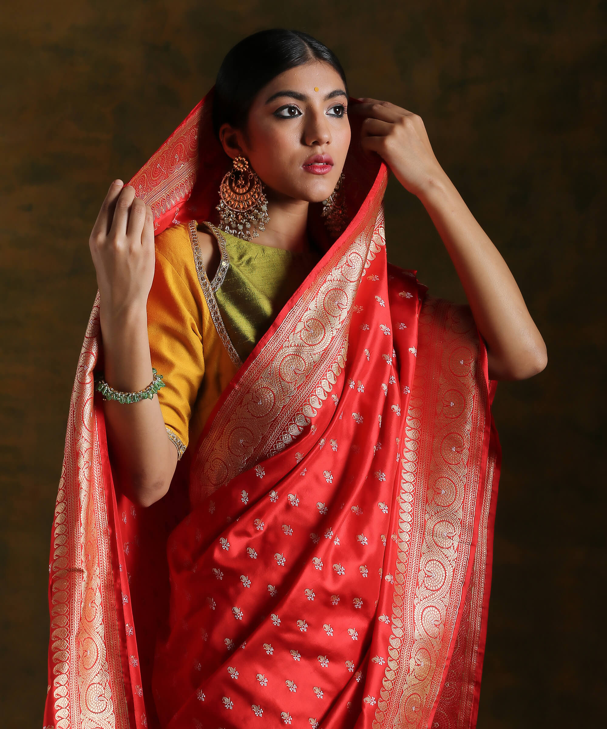 Handloom_Red_Banarasi_Saree_with_Traditional_Jhumki_Booti_in_Kadhwa_Weave_WeaverStory_01