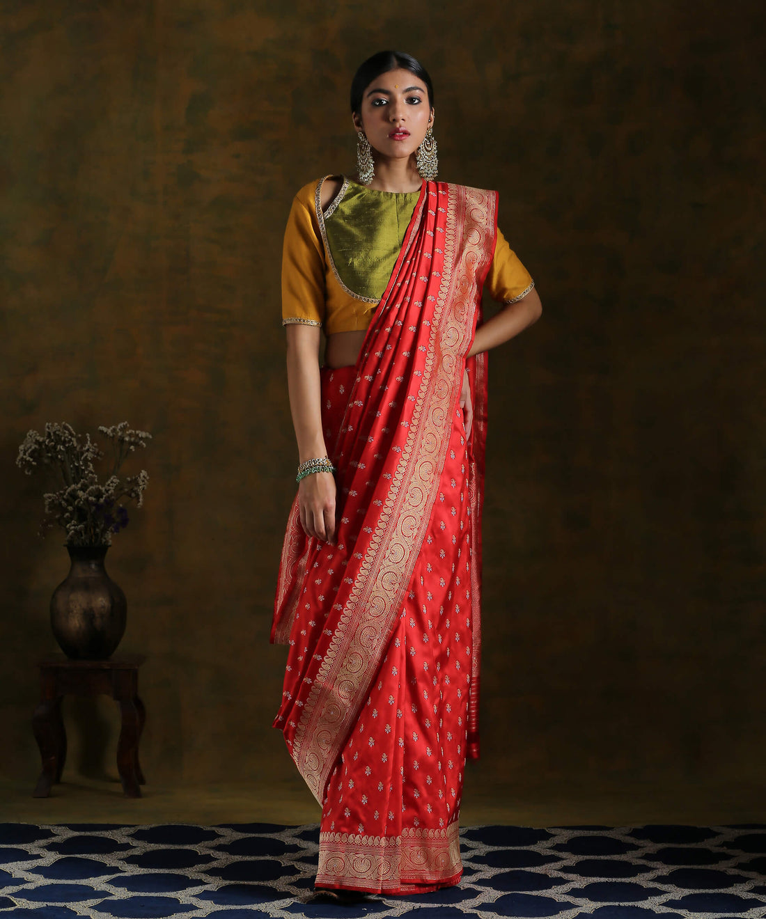 Handloom_Red_Banarasi_Saree_with_Traditional_Jhumki_Booti_in_Kadhwa_Weave_WeaverStory_02