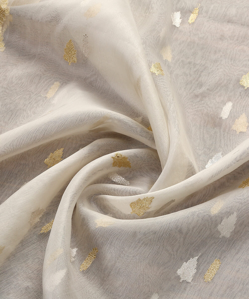 Handloom_White_Banarasi_Organza_Dupatta_with_Kadhwa_Booti_WeaverStory_04