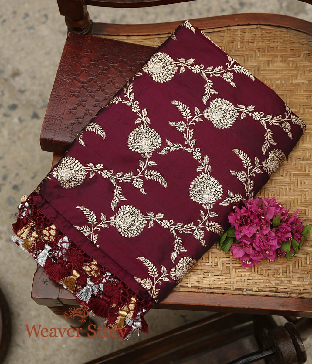 Handloom_Wine_Banarasi_Jangla_Dupatta_Woven_with_Fine_Gold_and_Silver_Zari_WeaverStory_01