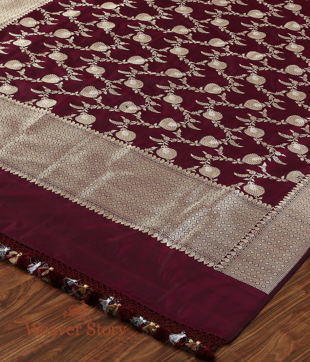 Handloom_Wine_Banarasi_Jangla_Dupatta_Woven_with_Fine_Gold_and_Silver_Zari_WeaverStory_03