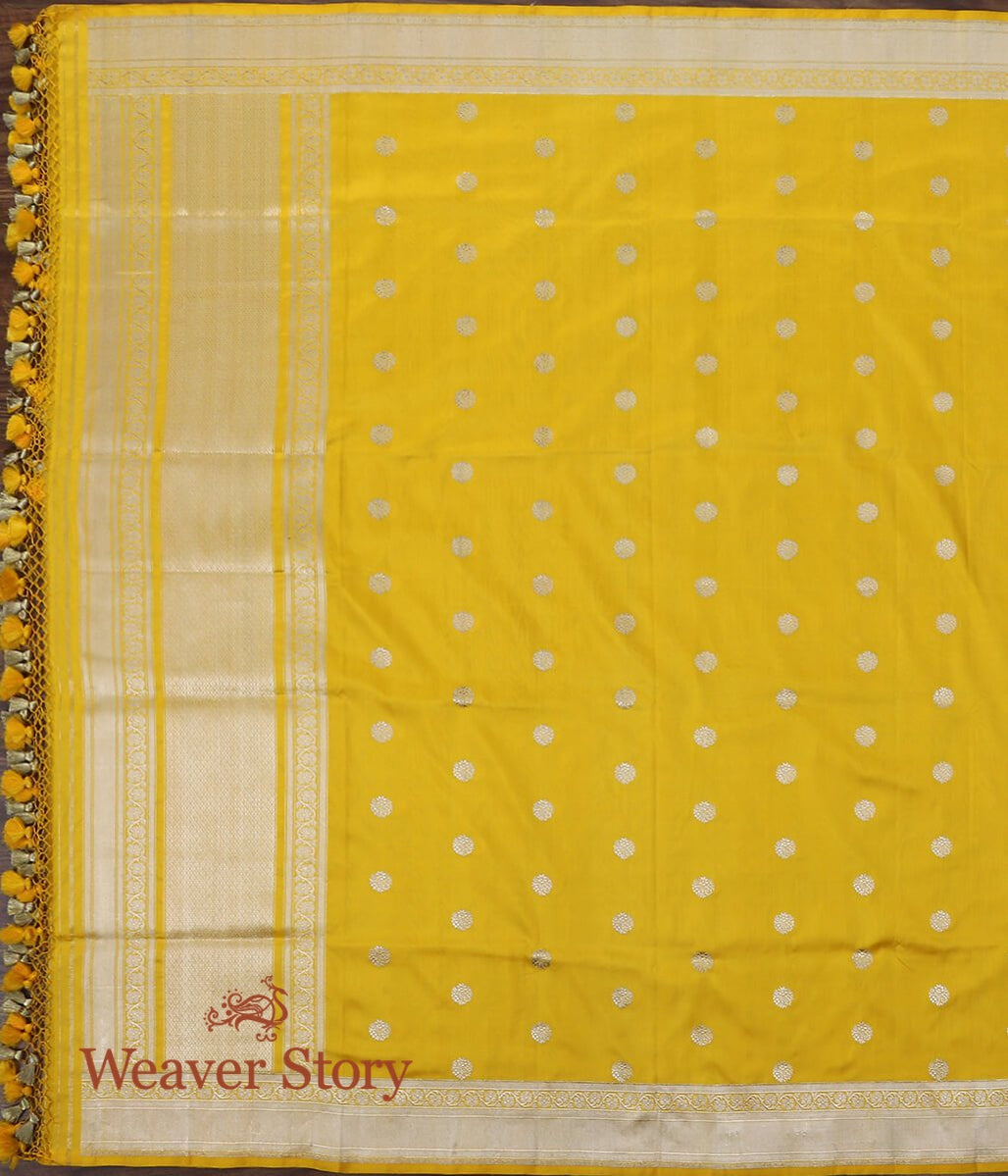 Handloom_Yellow_Banarasi_Katan_Silk_Dupatta_with_Kadhwa_Booti_WeaverStory_02