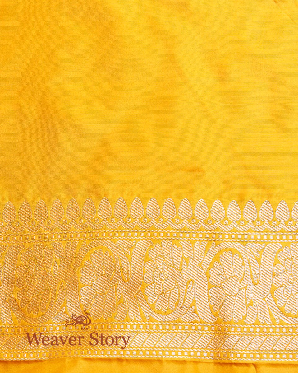Sunshine_Yellow_Banarasi_Handloom_Saree_with_Kadhwa_Booti_and_Lion_Motifs_on_Pallu_WeaverStory_05