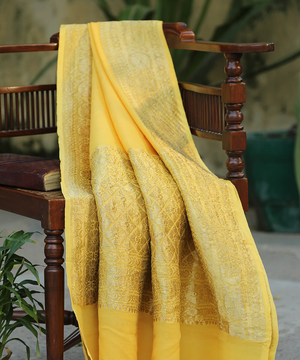 Handloom_Yellow_Pure_Banarasi_Georgette_Dupatta_With_Kadhwa_Border_WeaverStory_01