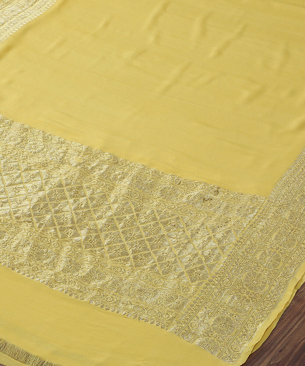 Handloom_Yellow_Pure_Banarasi_Georgette_Dupatta_With_Kadhwa_Border_WeaverStory_03