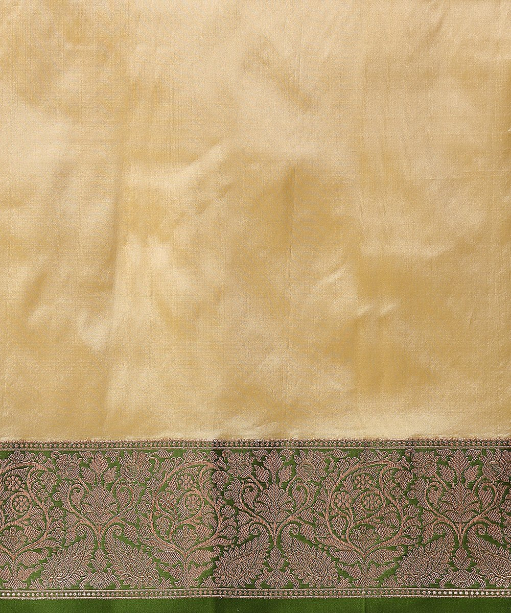 Handloom_Beige_Pure_Katan_Silk_Banarasi_Saree_With_Green_Border_WeaverStory_05