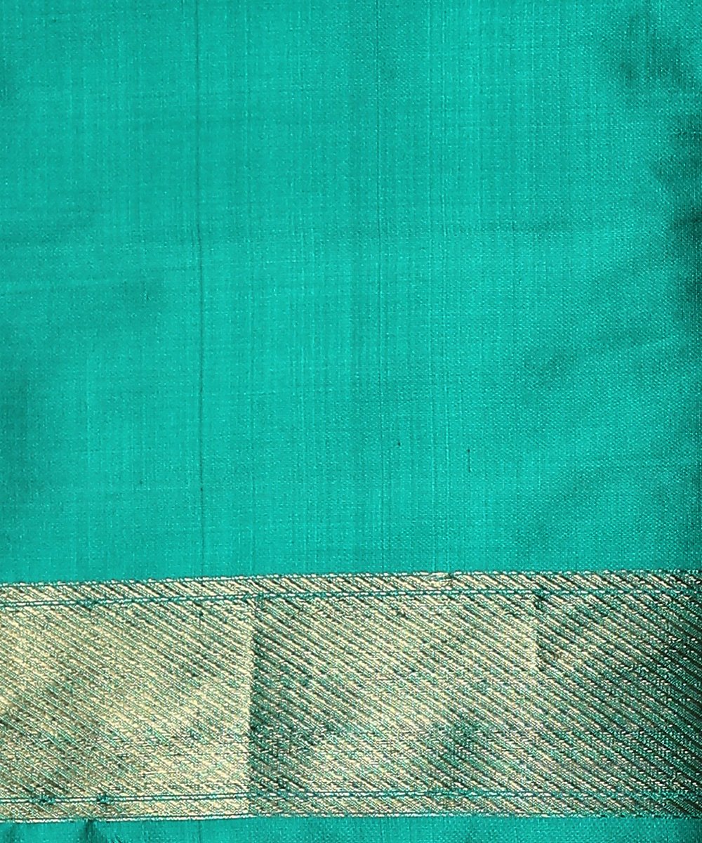 Handloom_Offwhite_and_Gold_Zari_Brocade_Banarasi_Saree_With_Aqua_Satin_Silk_Border_WeaverStory_05