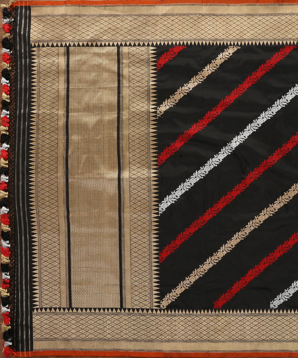 Handloom_Black_Banarasi_Pure_Katan_Silk_Dupatta_with_Aada_Bel_WeaverStory_02