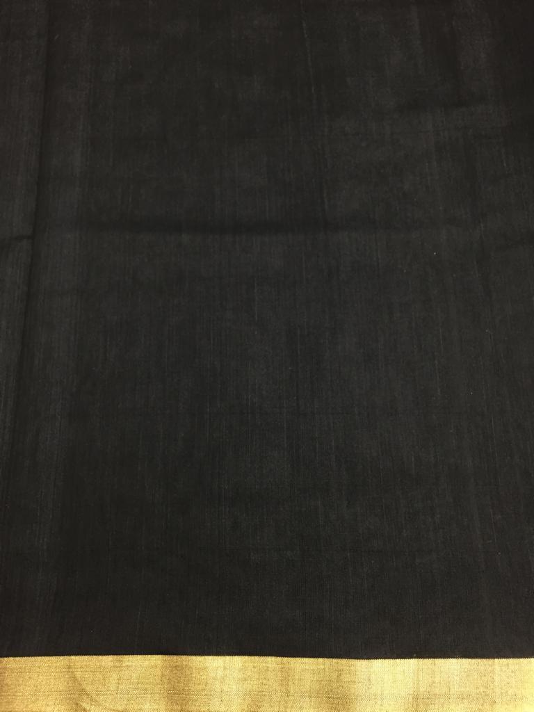 Handloom_Black_Banarasi_Saree_With_Grey_Stripes_Maheshwari_Design_WeaverStory_05