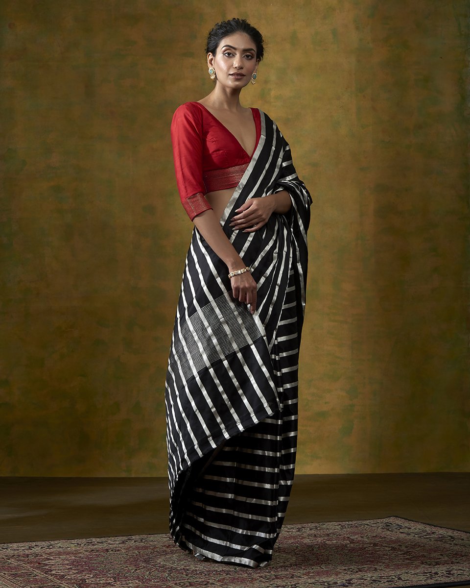 Handloom_Black_Horizontal_Stripes_Banarasi_Saree_In_Satin_WeaverStory_02