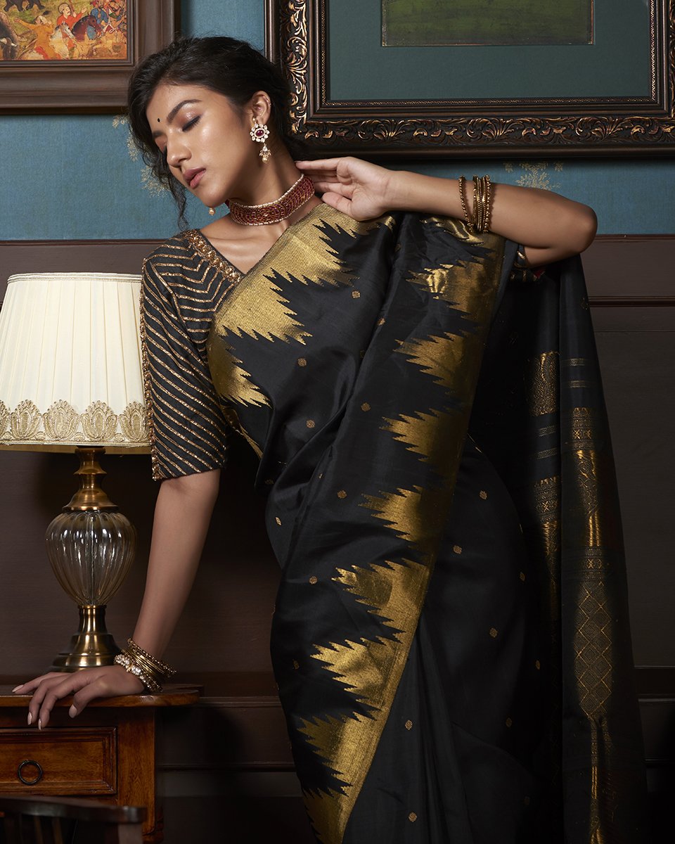 Handloom_Black_Kanjivaram_Silk_Saree_With_Booti_And_Temple_Border_WeaverStory_01