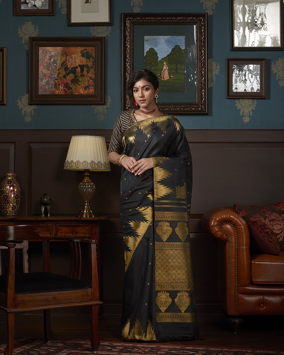 Handloom_Black_Kanjivaram_Silk_Saree_With_Booti_And_Temple_Border_WeaverStory_02