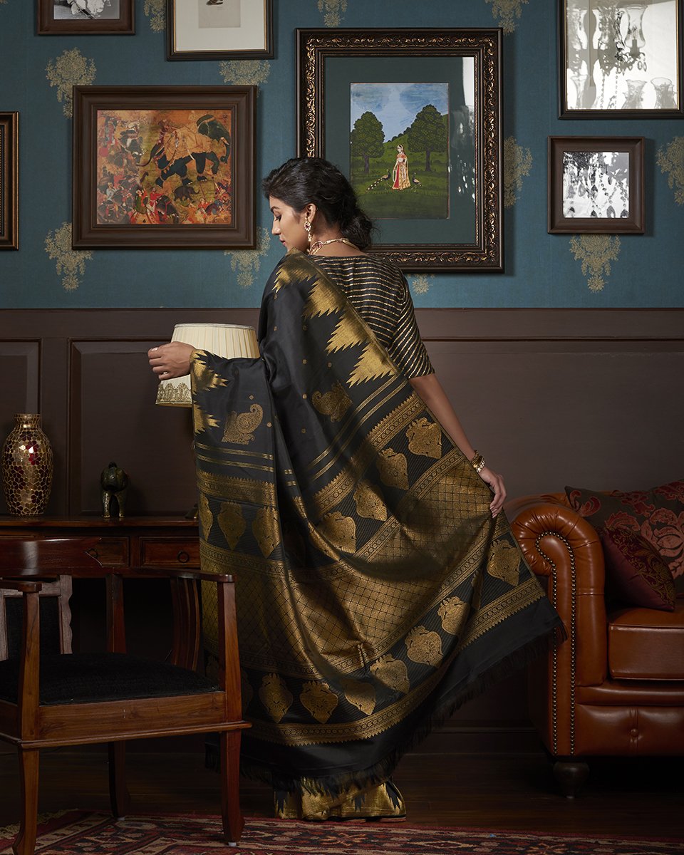 Handloom_Black_Kanjivaram_Silk_Saree_With_Booti_And_Temple_Border_WeaverStory_03