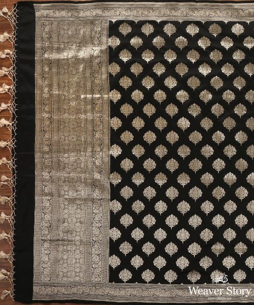 Handloom_Black_Katan_Silk_Dupatta_With_Leaf_Motifs_And_Floral_Border_WeaverStory_02