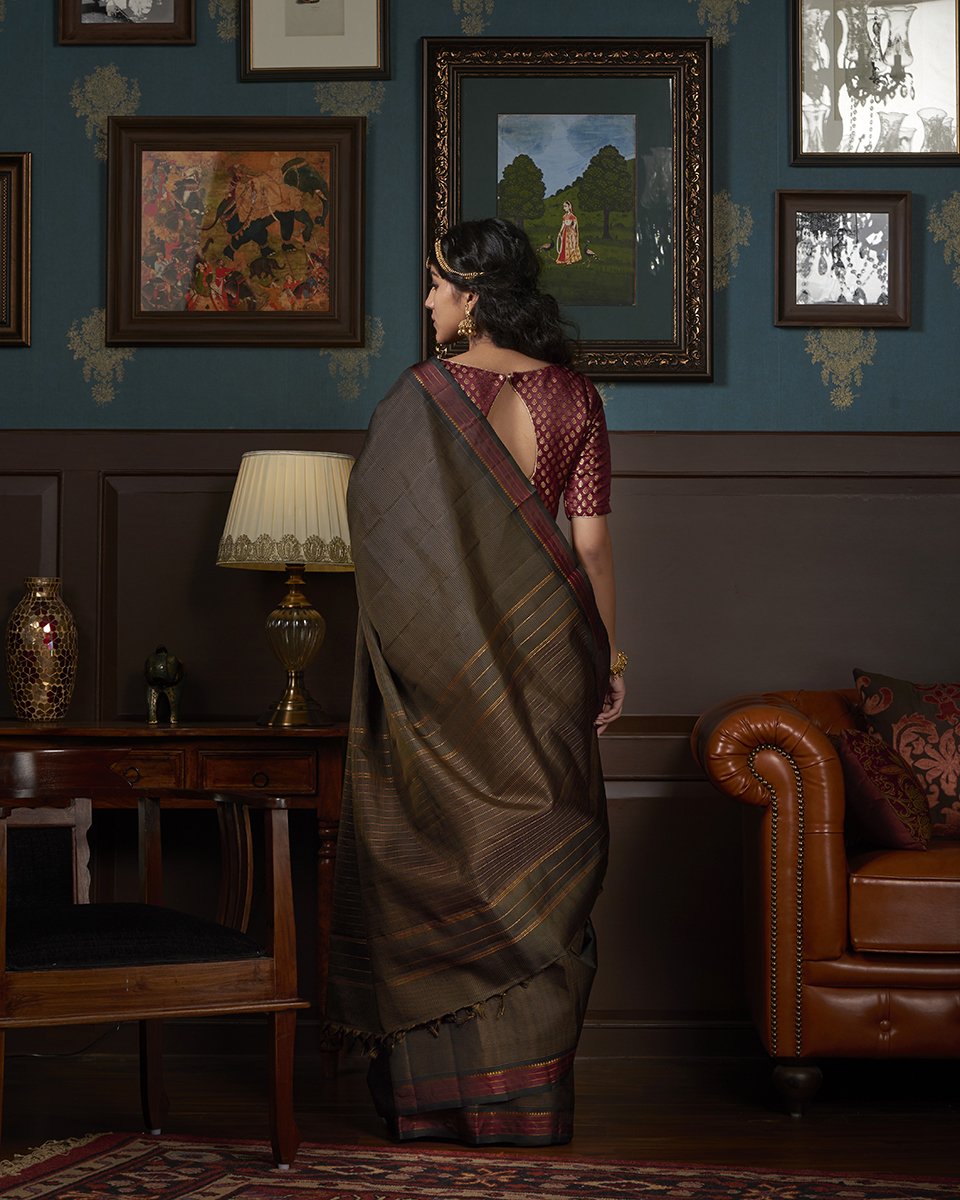 Handloom_Black_Thread_Stripes_Kanjivaram_Silk_Saree_With_Temple_Border_WeaverStory_03
