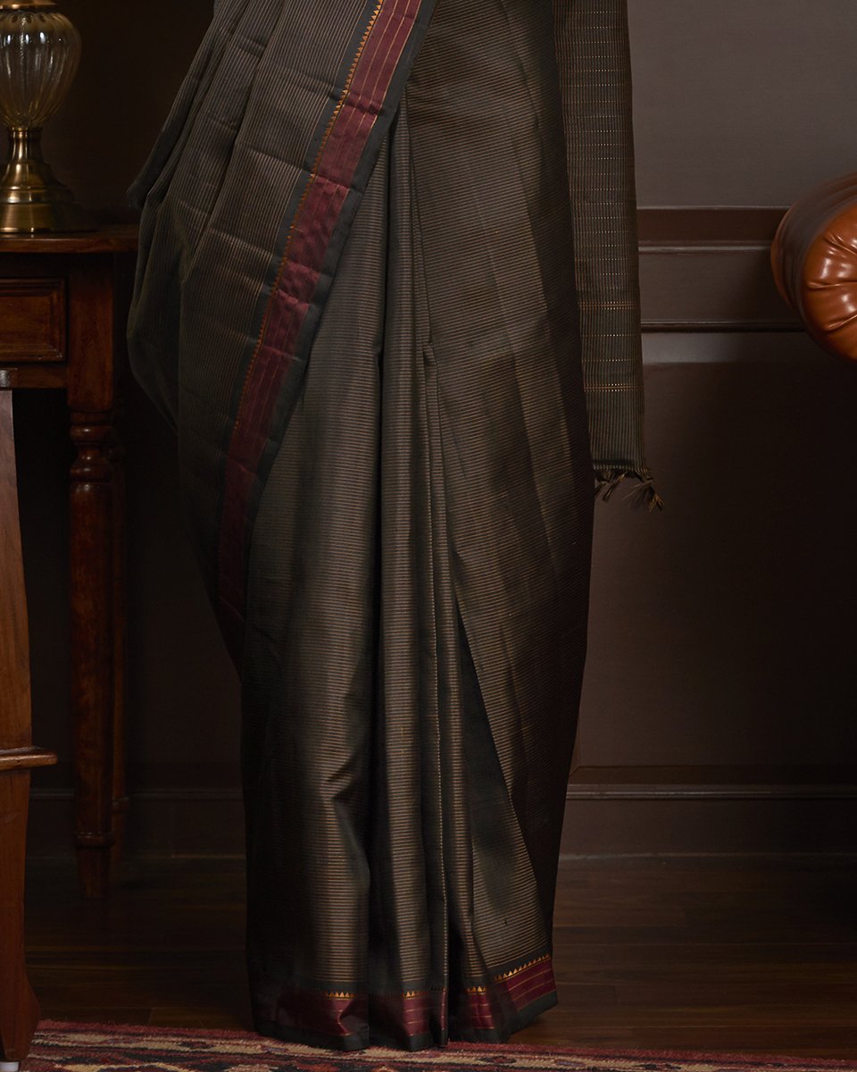 Handloom_Black_Thread_Stripes_Kanjivaram_Silk_Saree_With_Temple_Border_WeaverStory_04