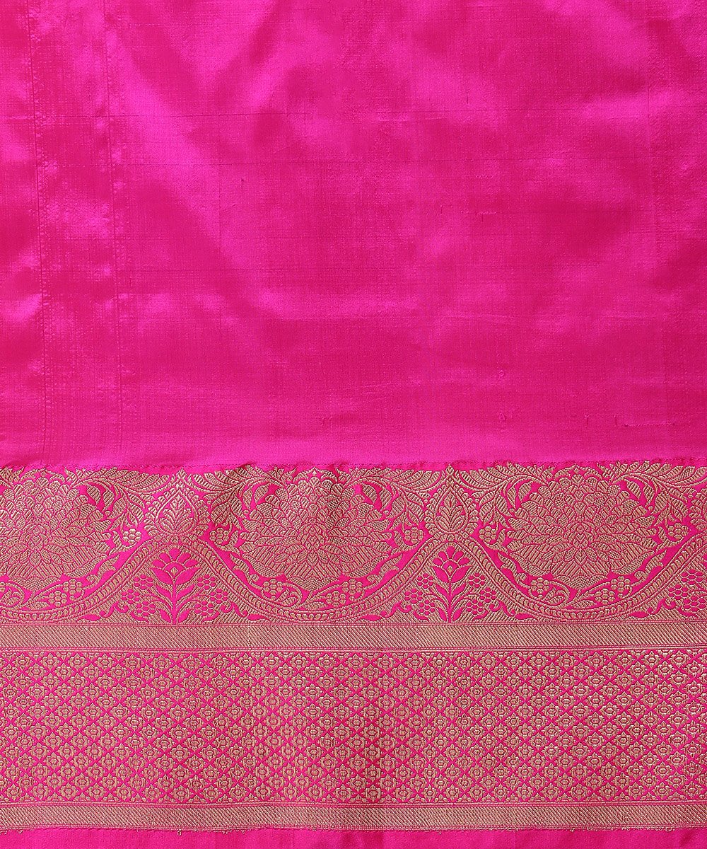 Handloom_Blue_Pure_Katan_Silk_Banarasi_Saree_With_Majenta_Border_and_Bootidar_Leaf_Motifs_WeaverStory_05