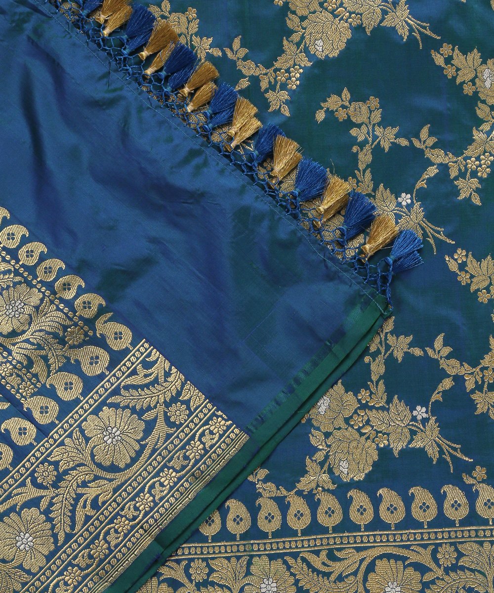 Handloom_Blue_and_Green_Dual_Tone_Pure_Katan_Silk_Kadhwa_Jangla_Banarasi_Dupatta_WeaverStory_05