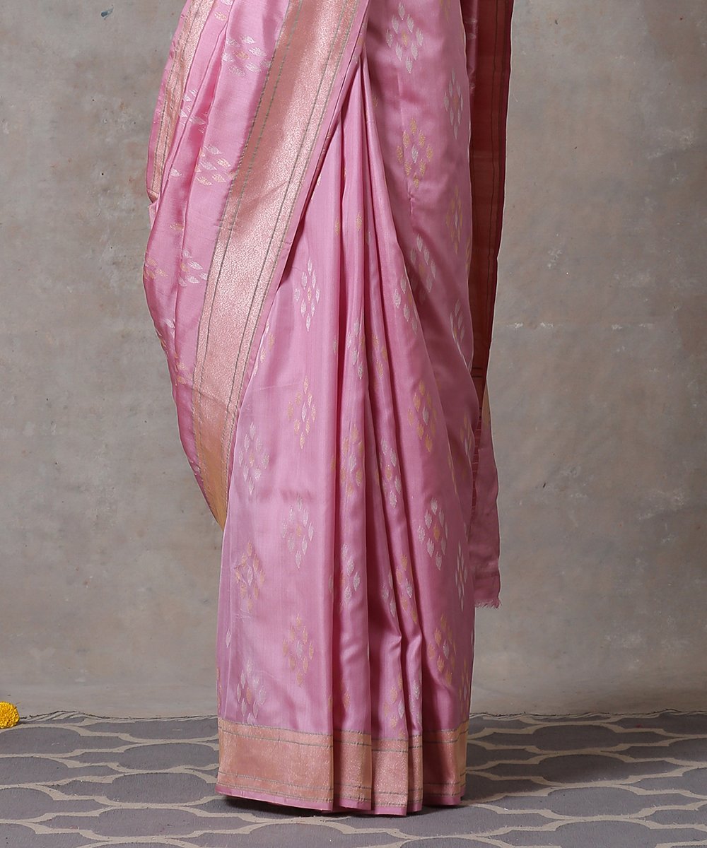 Handloom_Blush_Pink_Pure_Katan_Silk_Banarasi_Saree_with_Ektara_Jamdani_Booti_WeaverStory_04