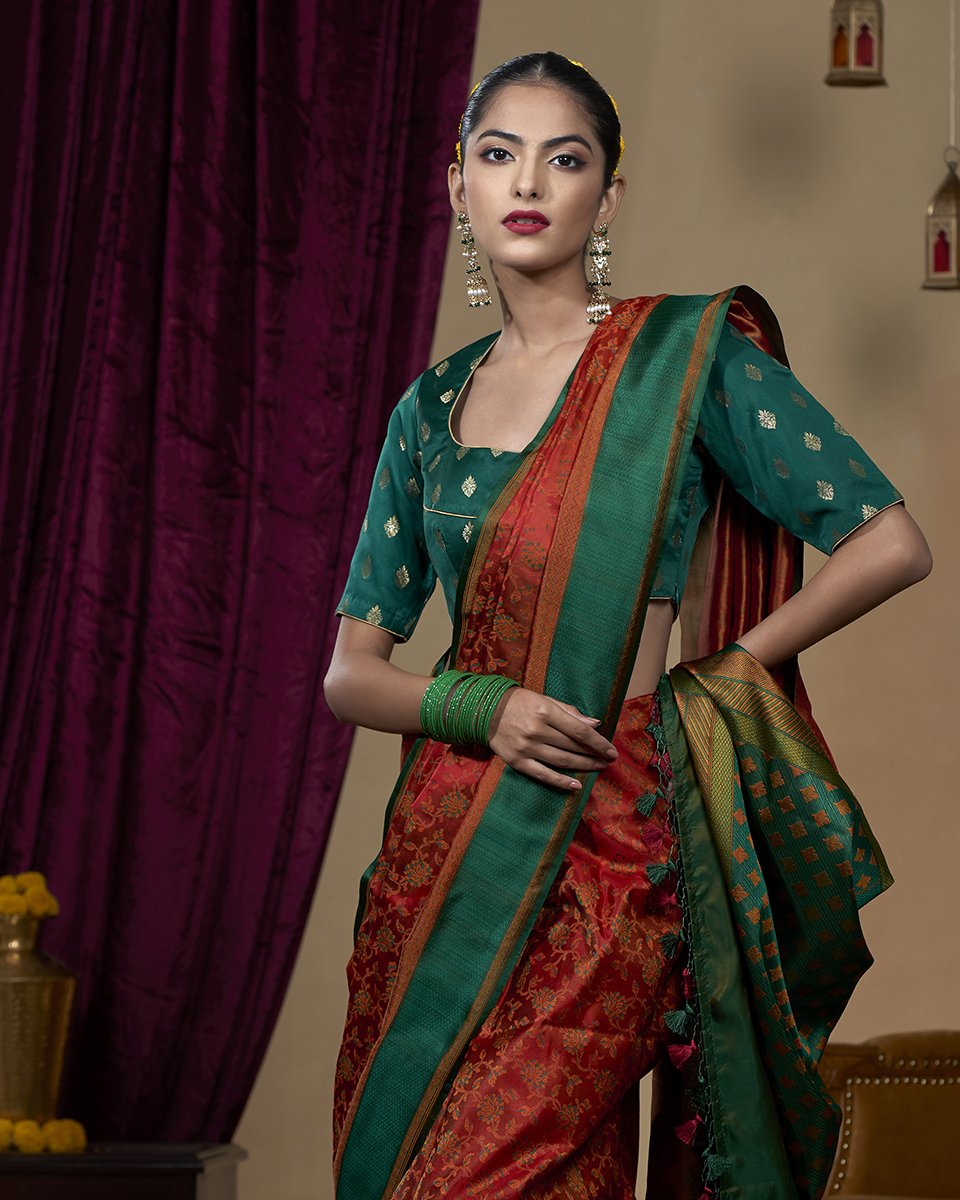 Handloom_Brick_Red_Reshmi_Pure_Katan_Silk_Pashmina_Jamawar_Banarasi_Saree_With_Green_Border_WeaverStory_01