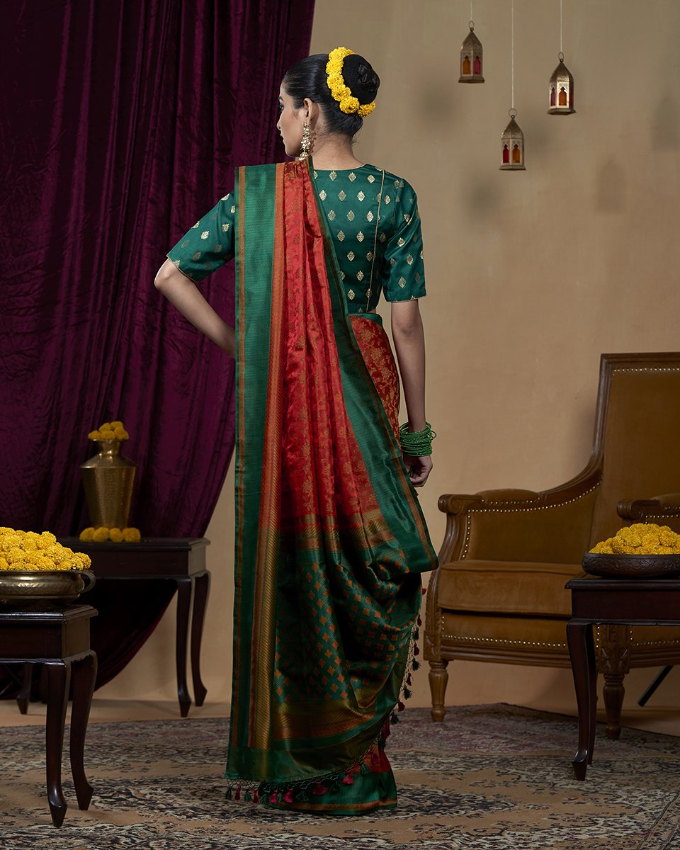 Handloom_Brick_Red_Reshmi_Pure_Katan_Silk_Pashmina_Jamawar_Banarasi_Saree_With_Green_Border_WeaverStory_03